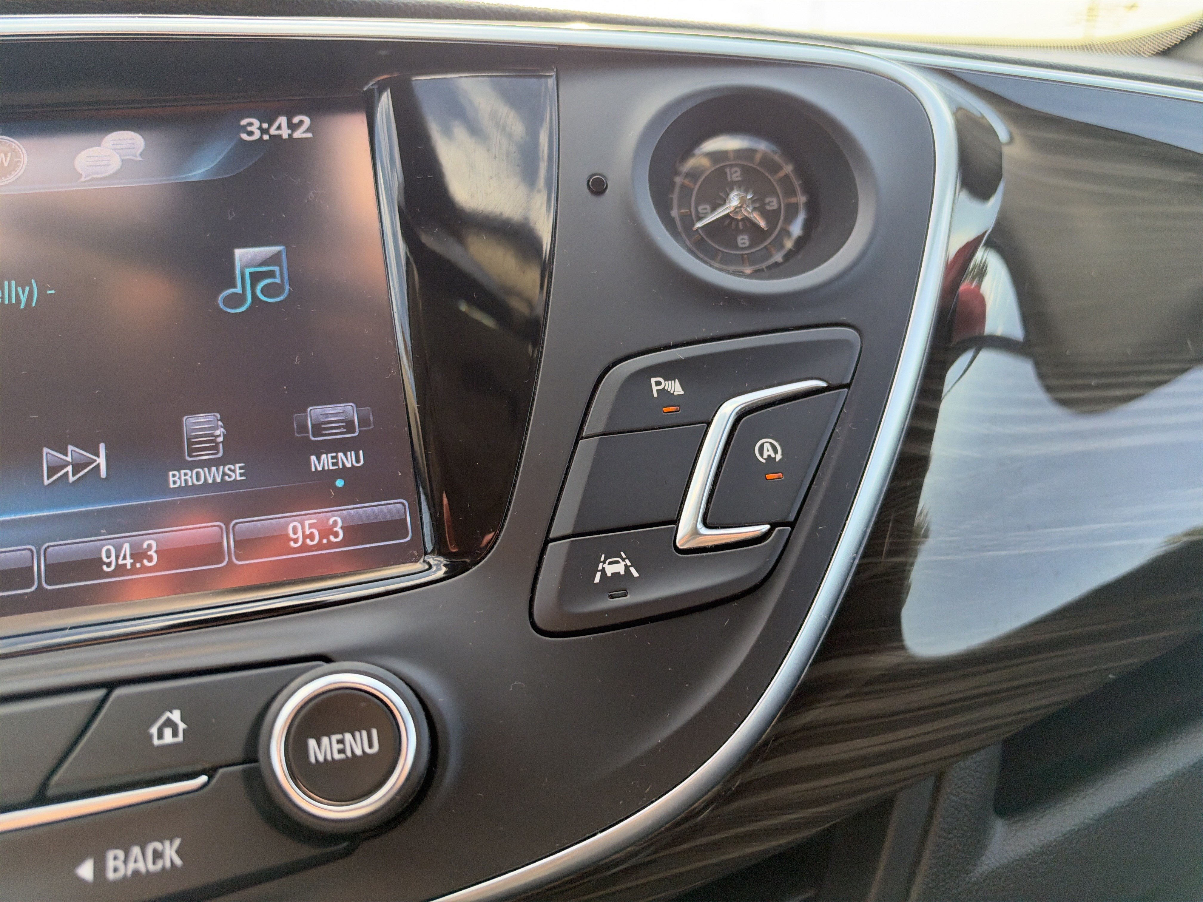 Used 2019 Buick Envision Premium AWD/4WD image 41