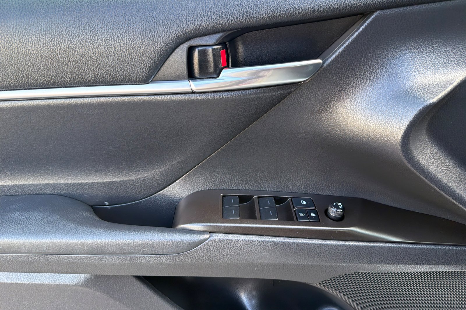 Used 2021 Toyota Camry TRD w/ TRD Package w/JBL Audio FWD image 13