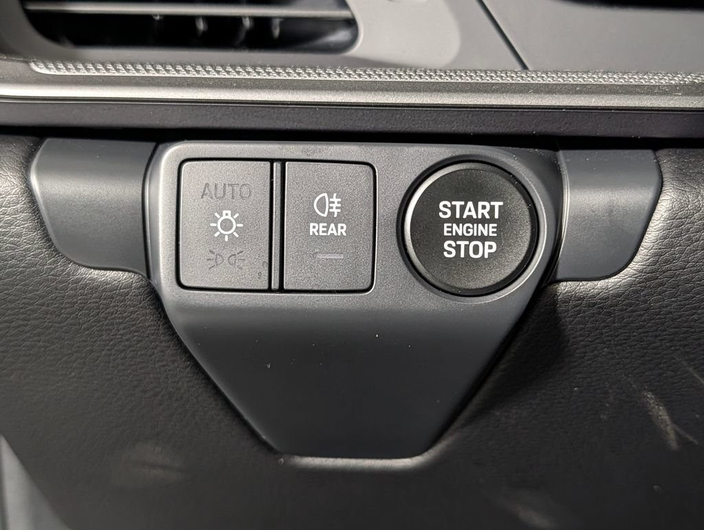 Certified 2025 Porsche 911 Carrera RWD image 35