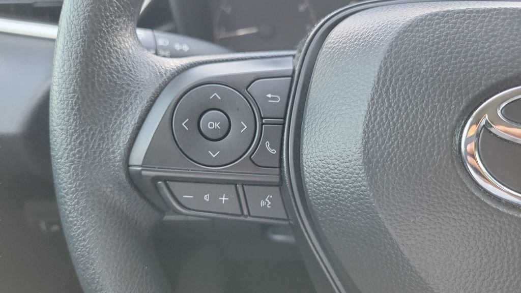 Used 2025 Toyota Corolla LE FWD image 22