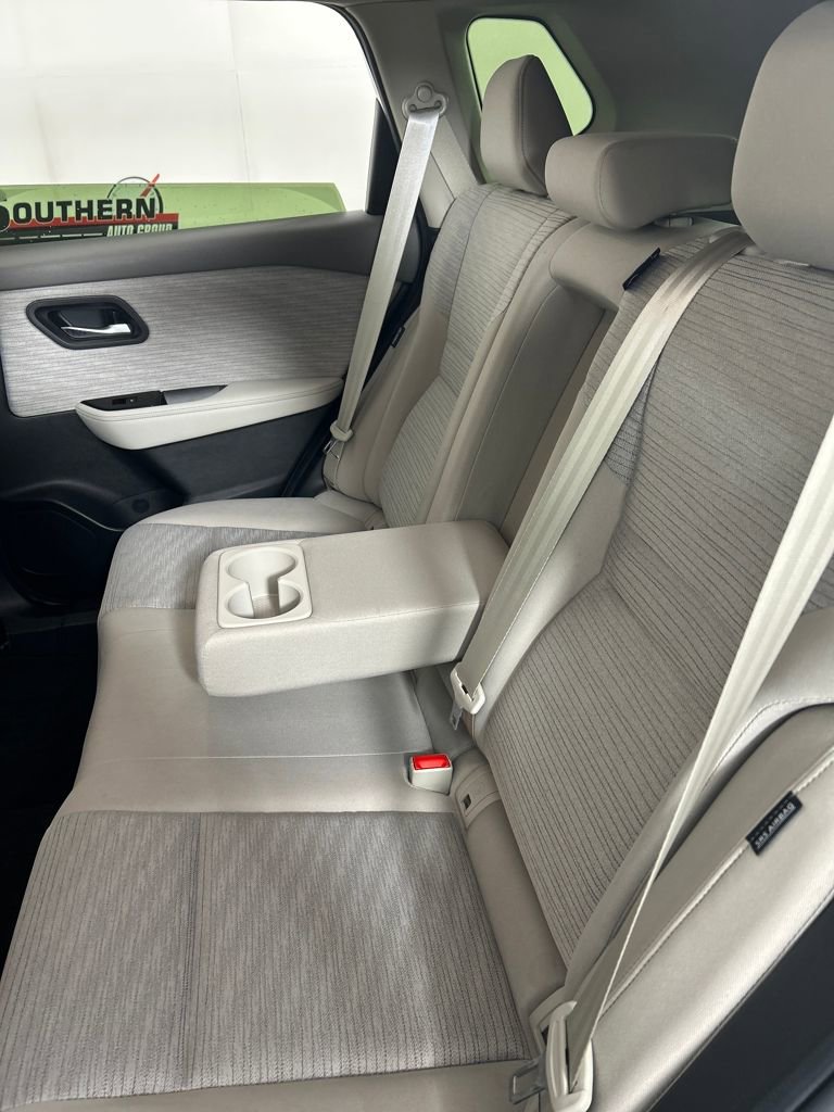 Used 2023 Nissan Rogue SV image 17