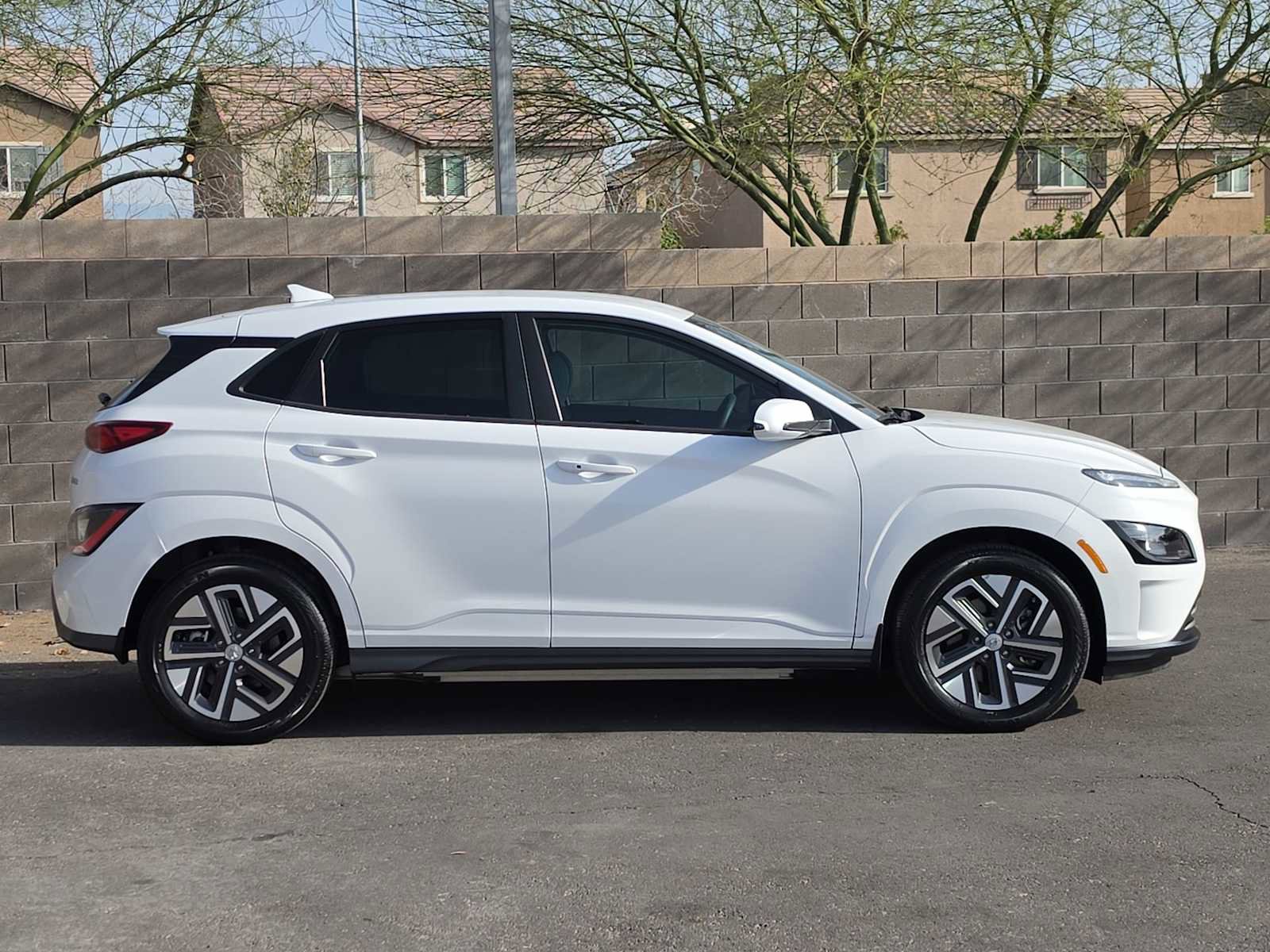 Used 2023 Hyundai Kona SE image 10