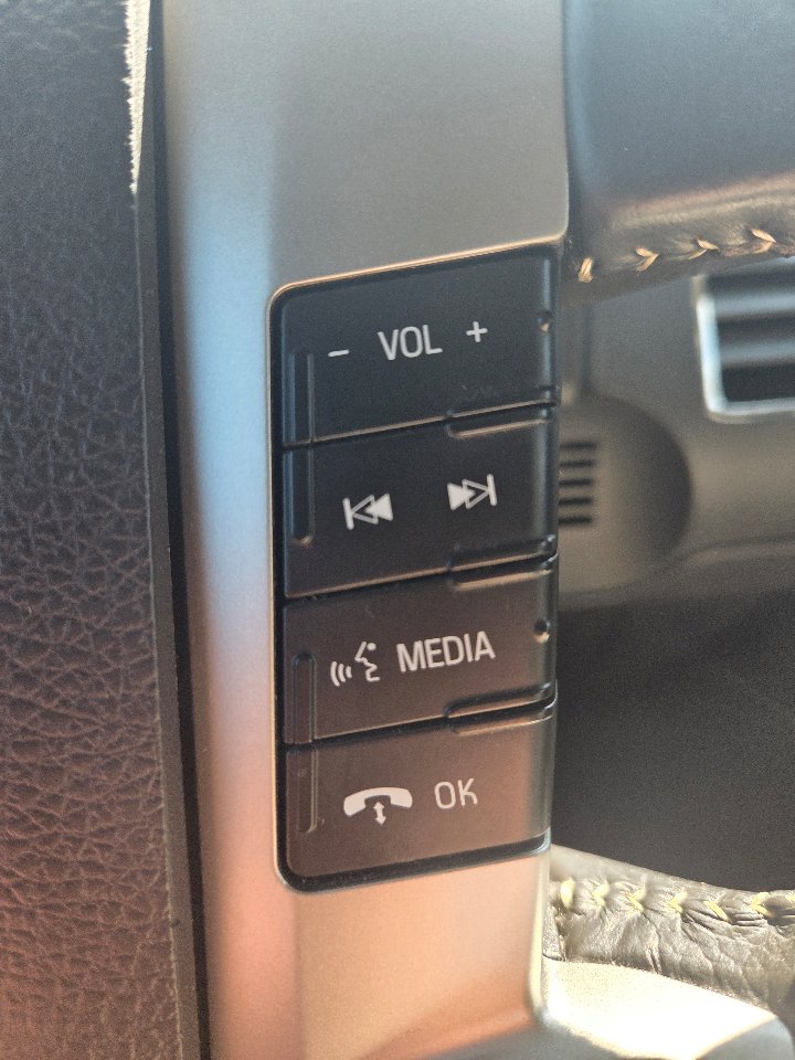 Used 2009 Ford Flex SEL image 19