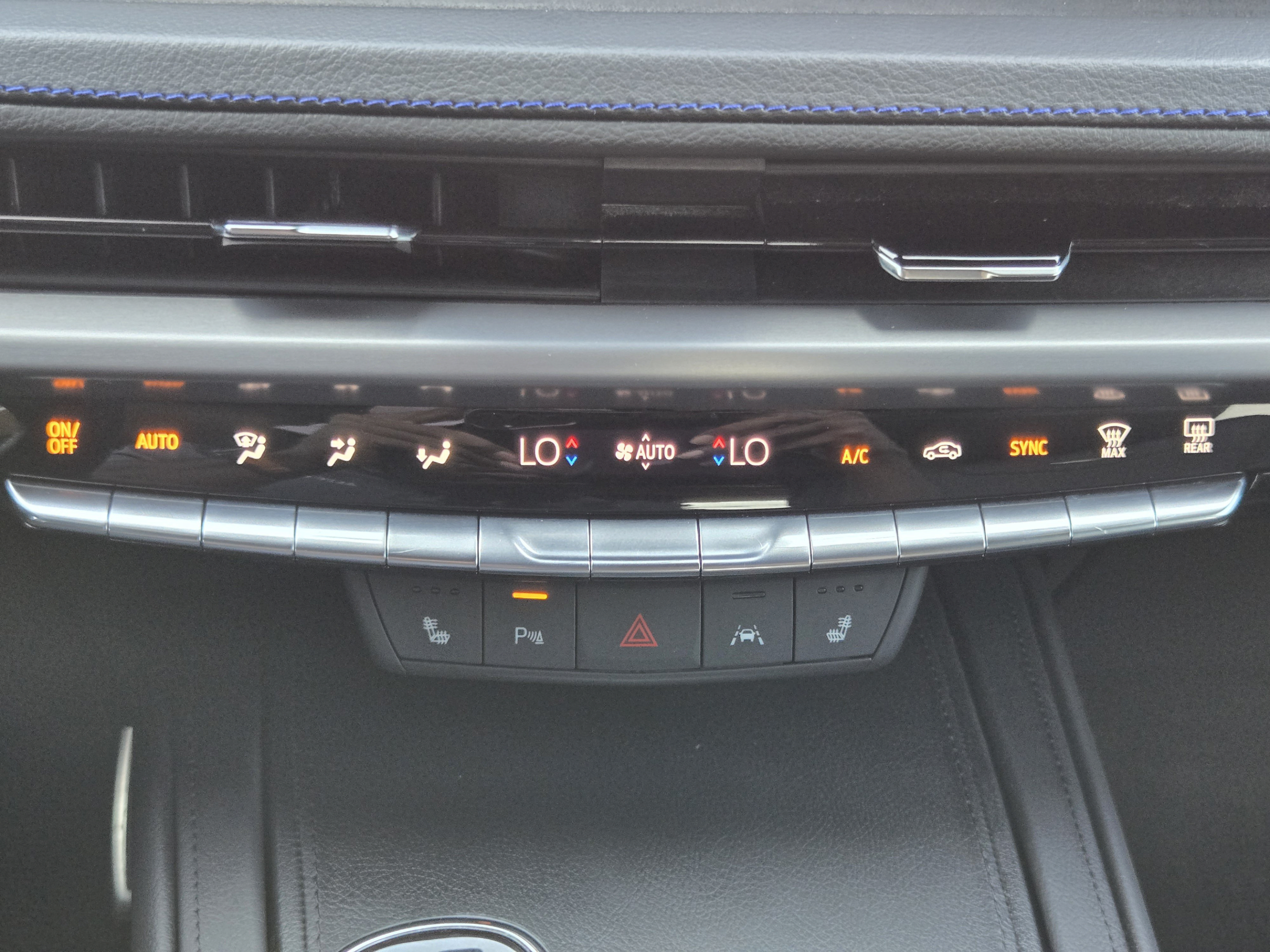 Used 2024 Cadillac XT4 Sport w/ Cold Weather Package FWD image 15