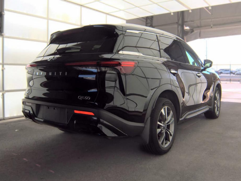 Used 2023 INFINITI QX60 Luxe AWD/4WD image 4