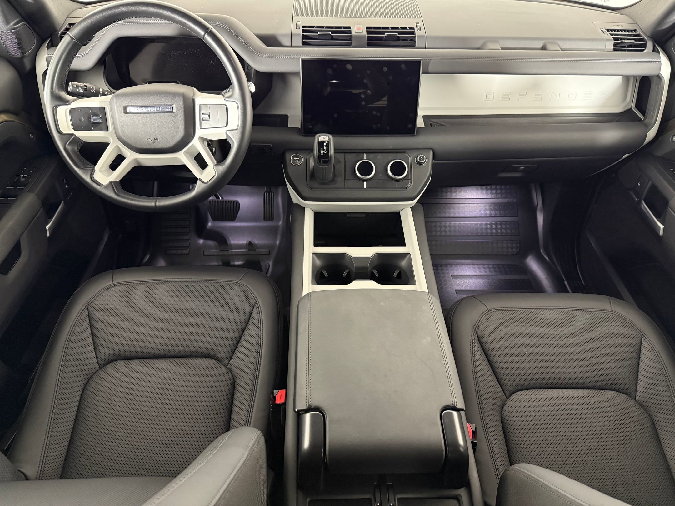 Used 2025 Land Rover Defender 110 S image 12