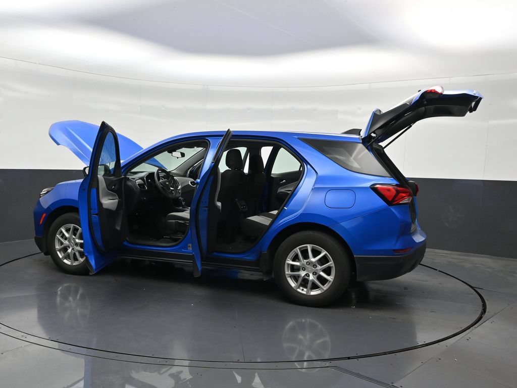 Used 2024 Chevrolet Equinox LS w/ Driver Confidence II Package FWD image 34