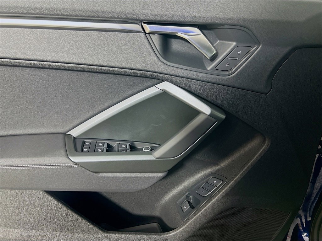 New 2025 Audi Q3 2.0T Premium image 19