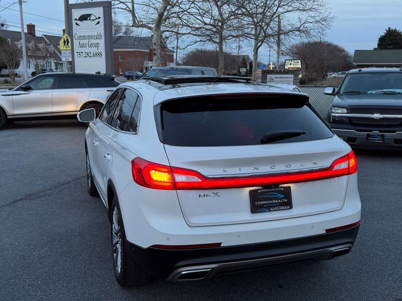 Used 2016 Lincoln MKX Reserve w/ Technology Package image 23