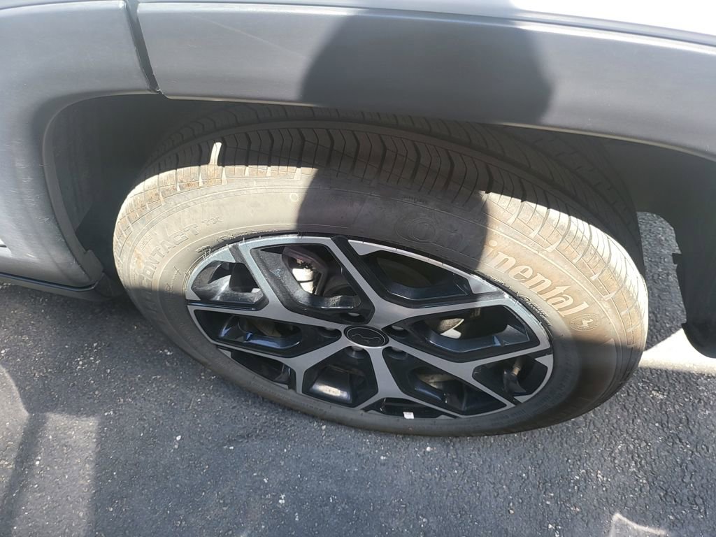 Used 2025 Jeep Compass Limited image 8