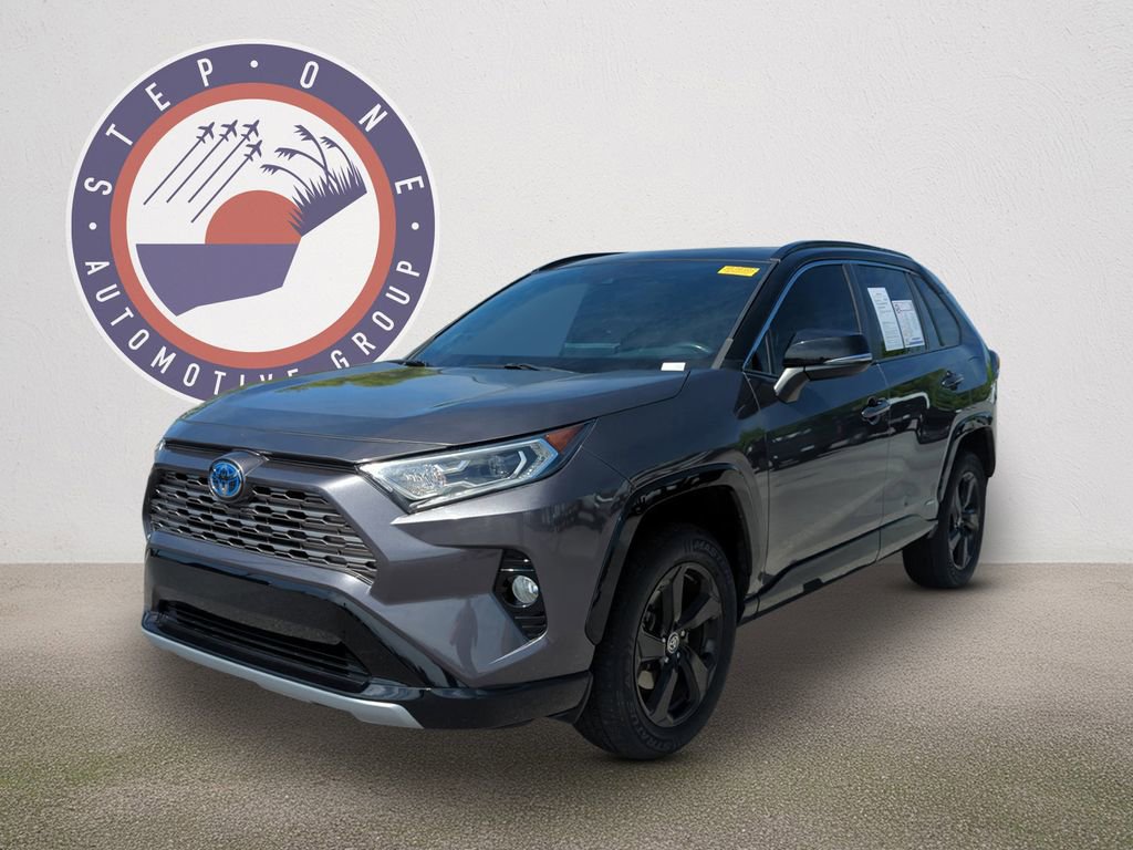 Used 2020 Toyota RAV4 XSE w/ XSE Grade Weather Package AWD/4WD image 2