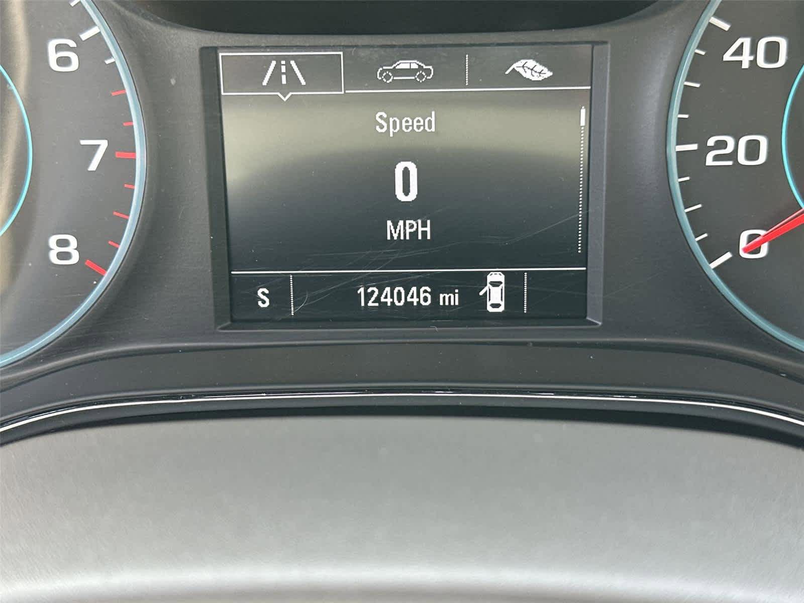 Used 2017 Chevrolet Cruze LT image 18