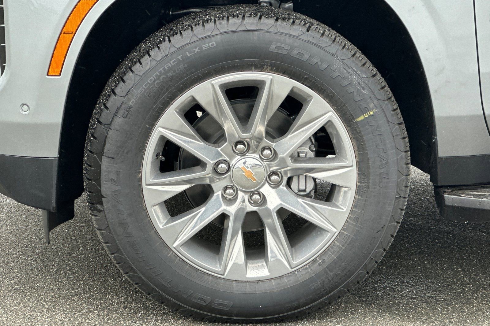 New 2026 Chevrolet Suburban Premier w/ Sun And Tow Package AWD/4WD image 35
