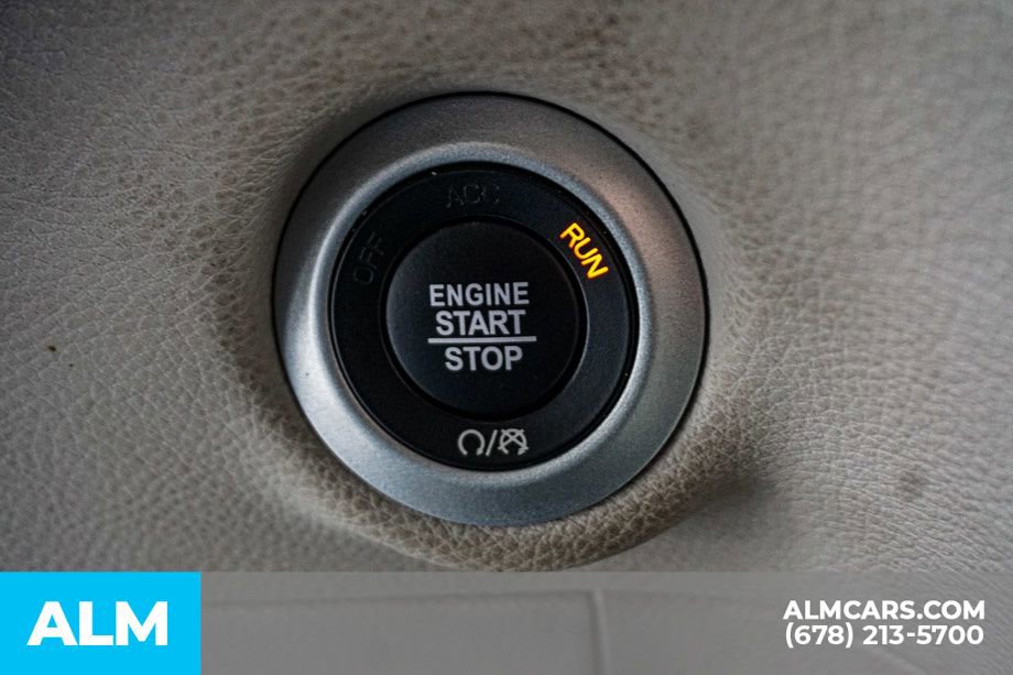 Used 2024 Chrysler Pacifica Select image 51