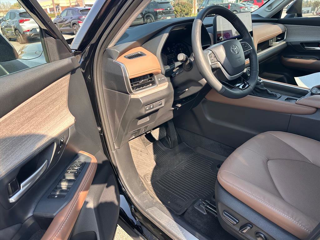 Used 2025 Toyota Grand Highlander Platinum image 9