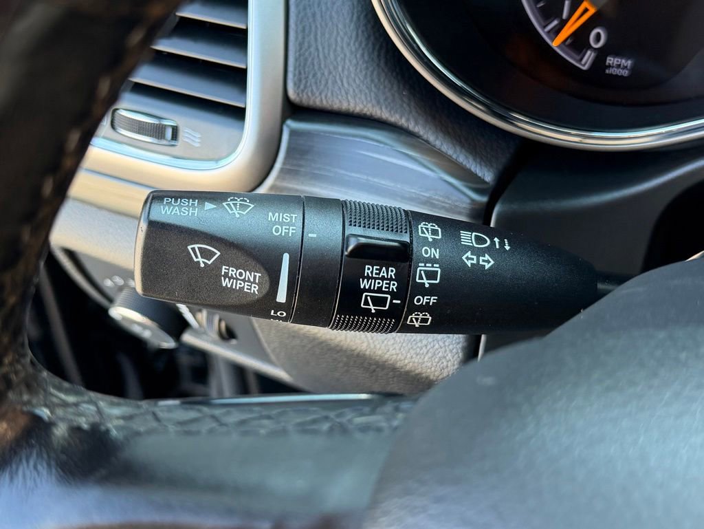 Used 2020 Jeep Grand Cherokee Altitude AWD/4WD image 38