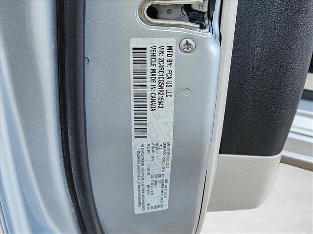 Used 2022 Chrysler Voyager LX image 24