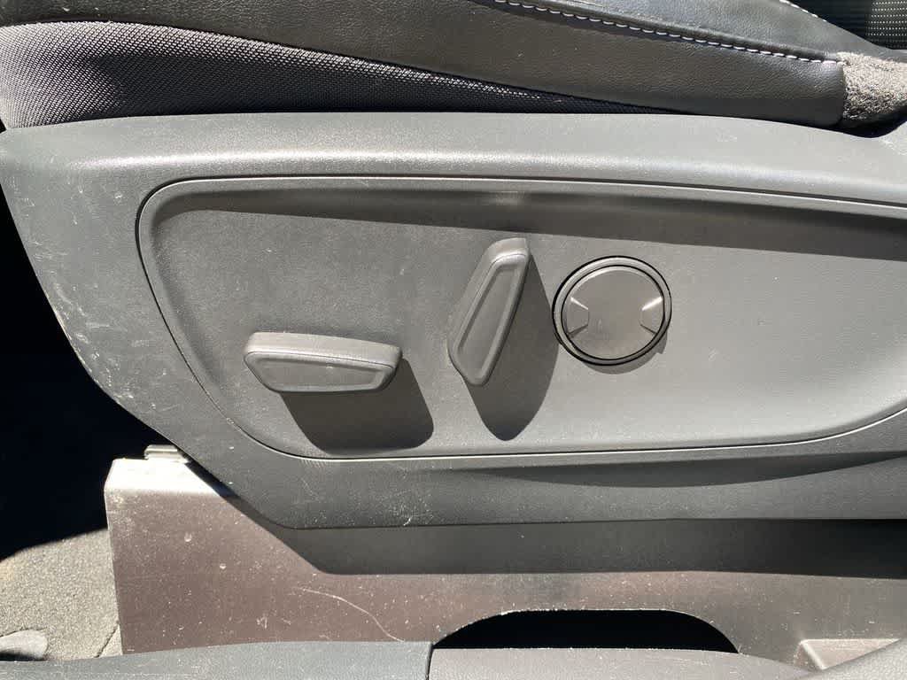 Used 2025 Ford Escape Platinum AWD/4WD image 14