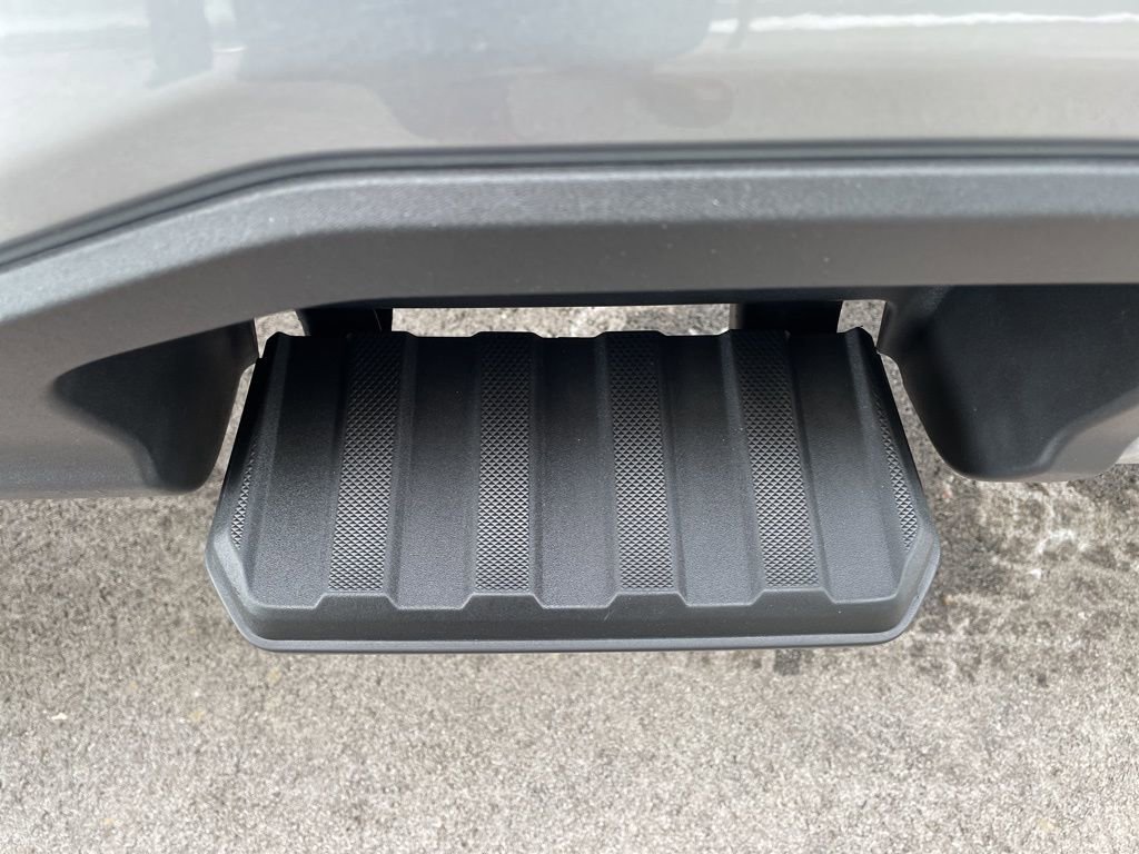 Used 2024 Ford F350 XLT w/ FX4 Off-Road Package image 3