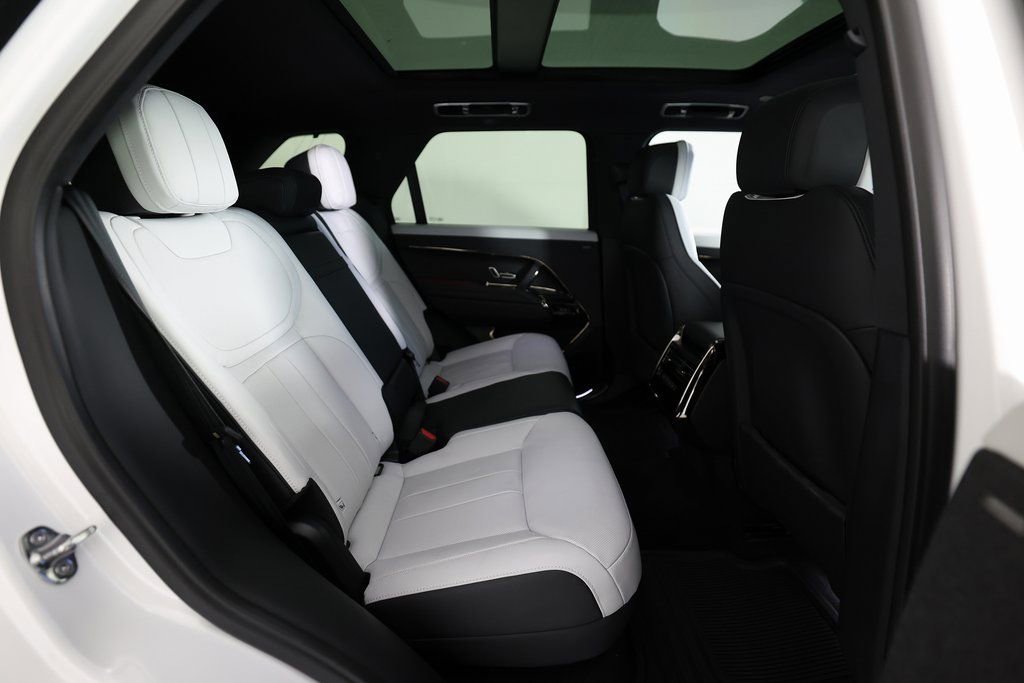 Used 2025 Land Rover Range Rover Sport Dynamic SE image 11