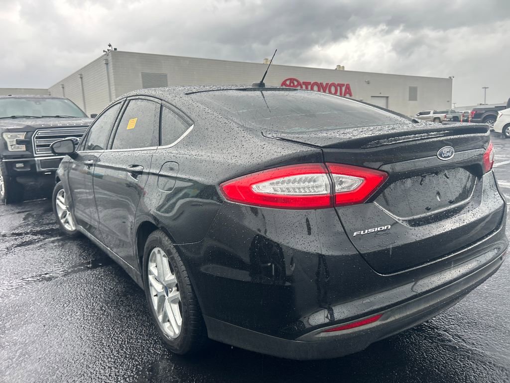 Used 2015 Ford Fusion SE FWD image 14