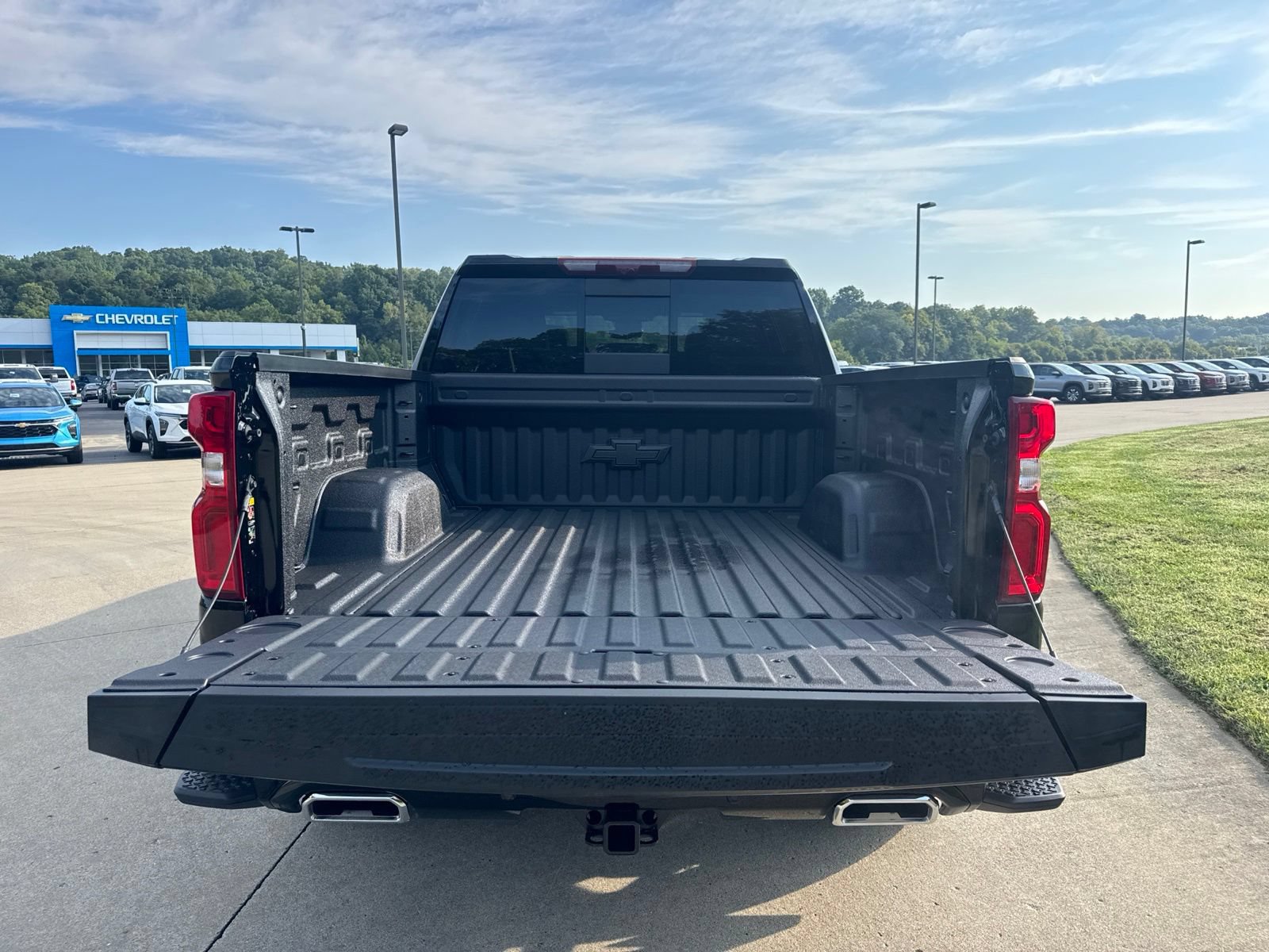 New 2026 Chevrolet Silverado 1500 High Country w/ High Country Premium Package AWD/4WD image 11