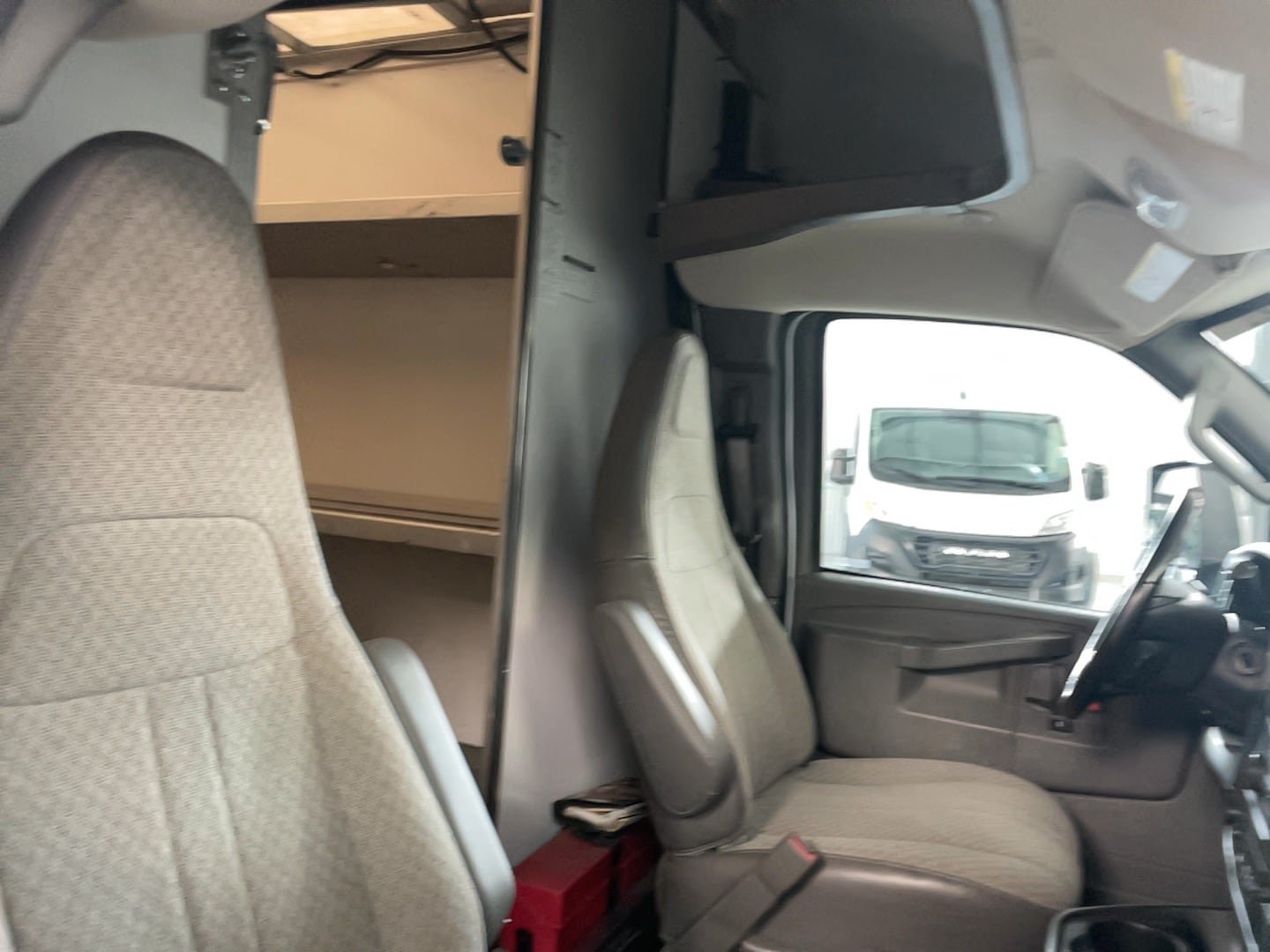 Used 2022 Chevrolet Express 4500 w/ Power Convenience Package RWD image 19
