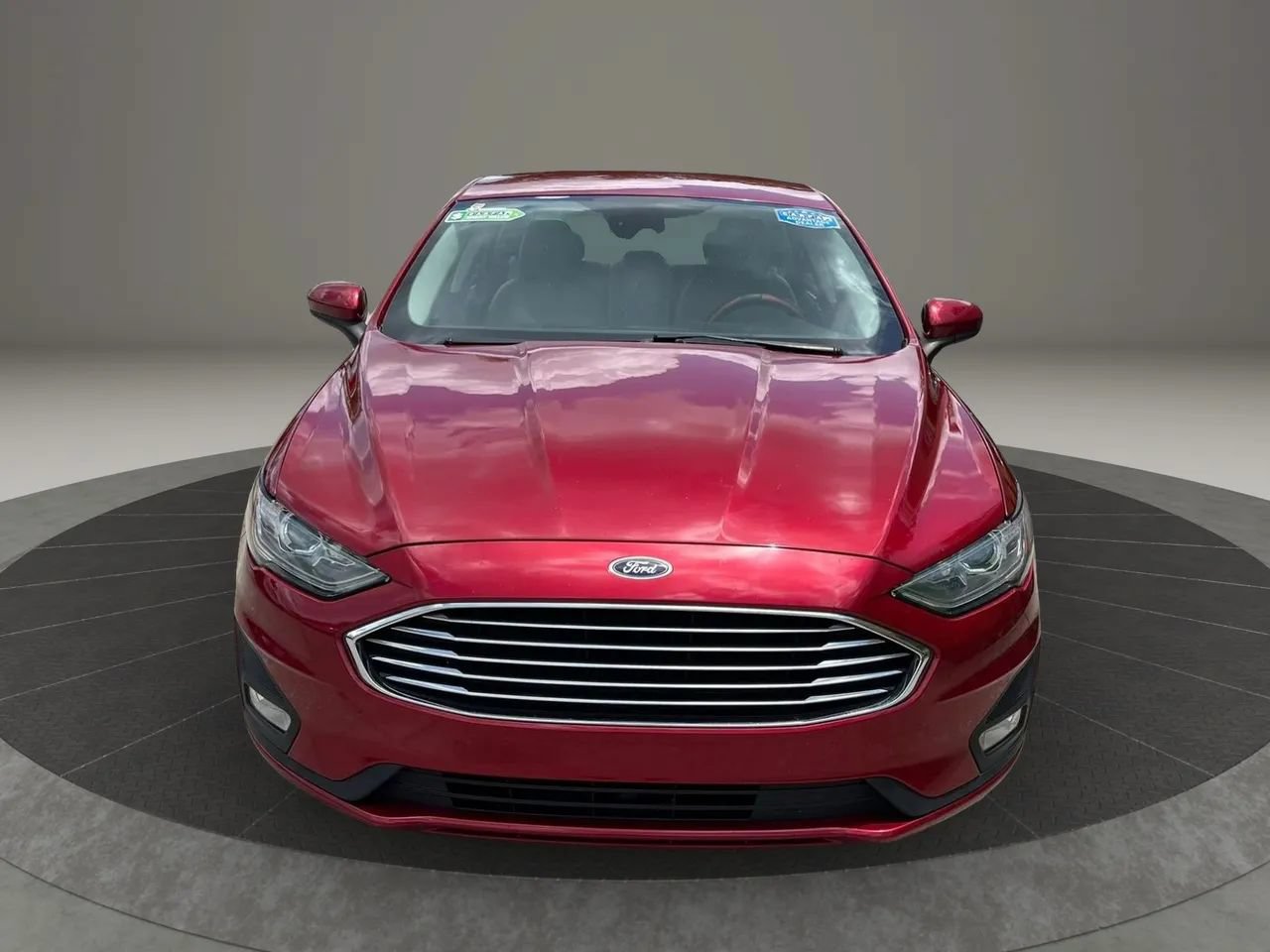 Used 2019 Ford Fusion SE w/ Equipment Group 151A FWD image 2
