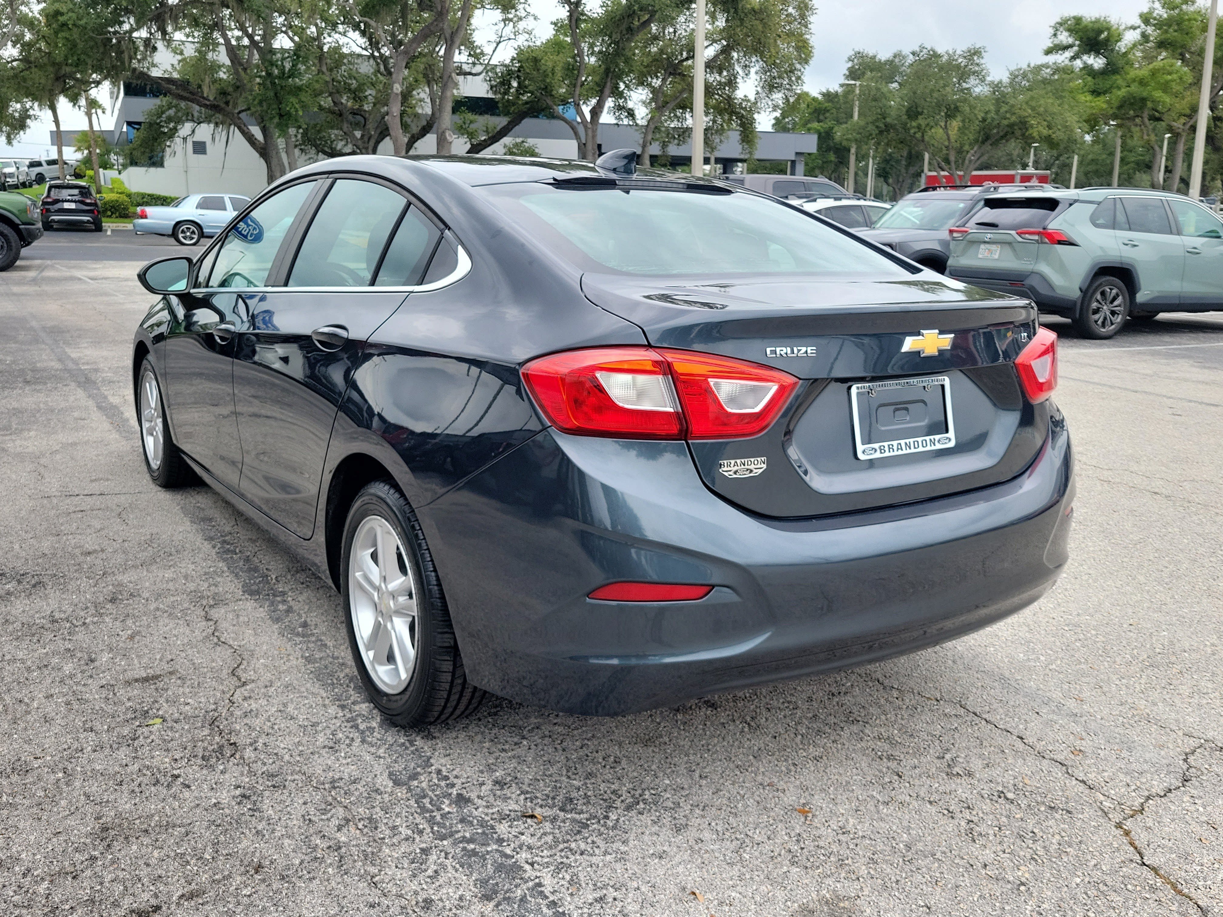 Used 2018 Chevrolet Cruze LT FWD image 7