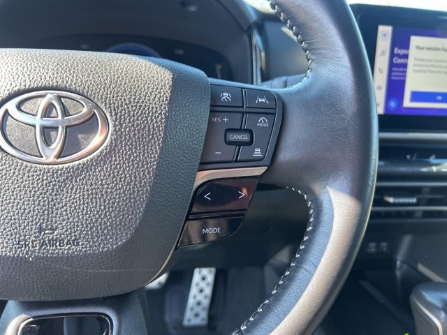 Used 2025 Toyota Camry SE image 19