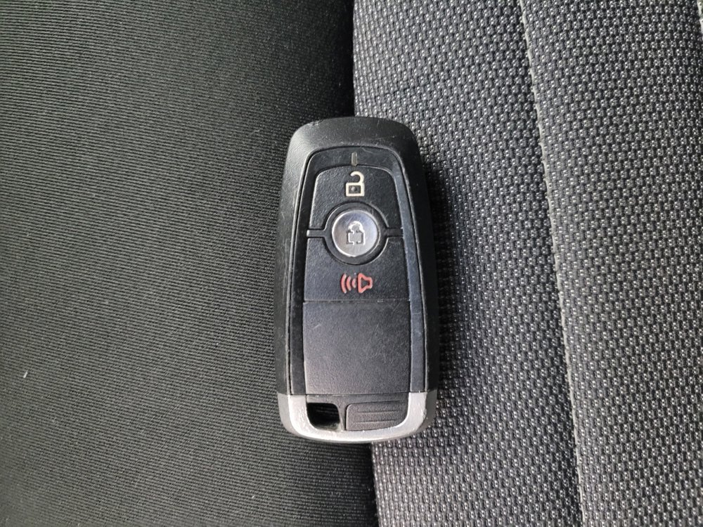 Used 2019 Ford Edge SE image 32