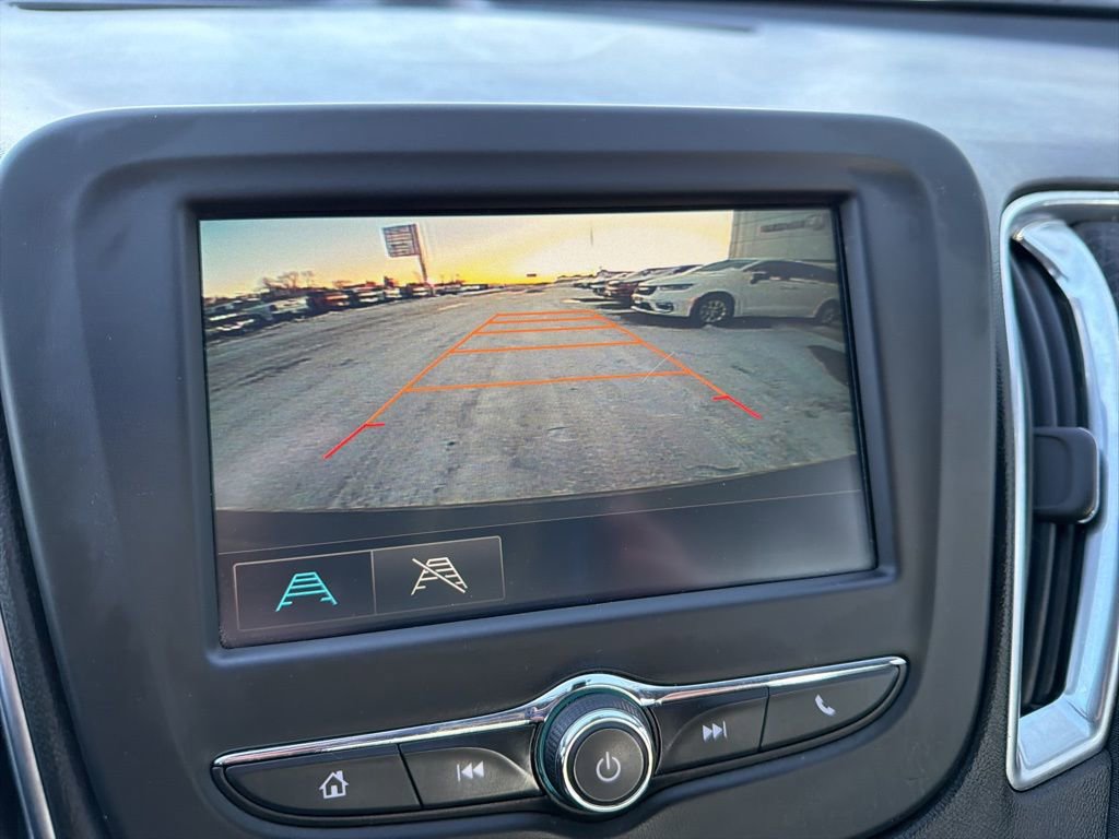 Used 2016 Chevrolet Malibu LT image 16