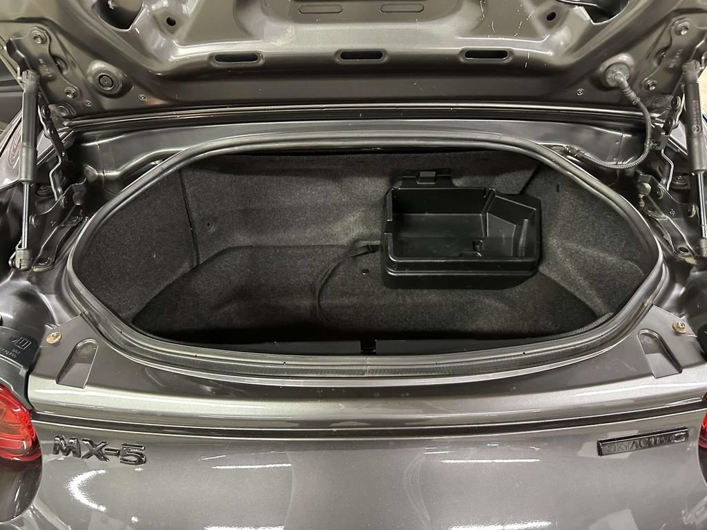 Used 2020 MAZDA MX-5 Miata RF Club RWD image 12