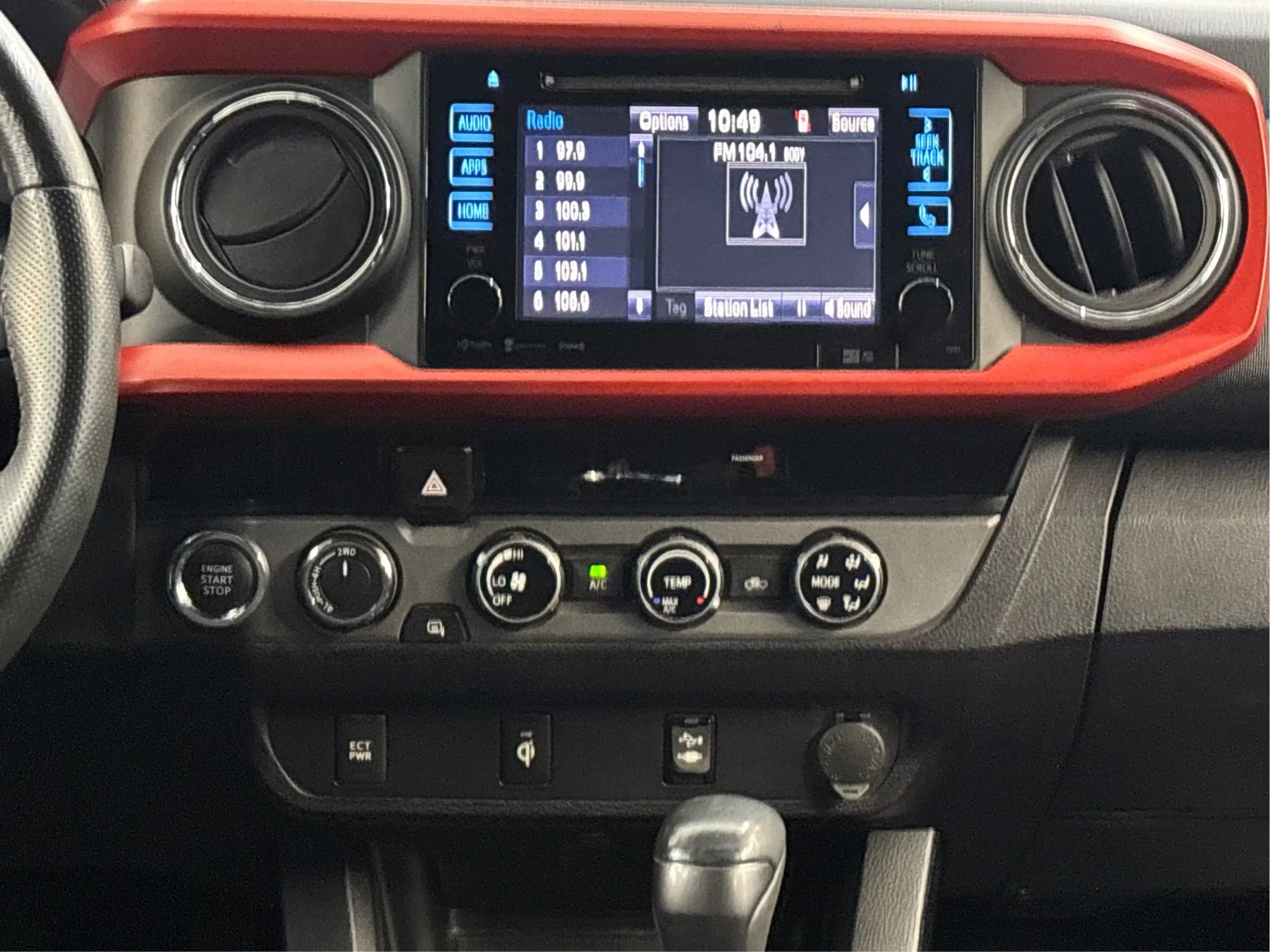 Used 2017 Toyota Tacoma TRD Off-Road w/ Tow Package image 19