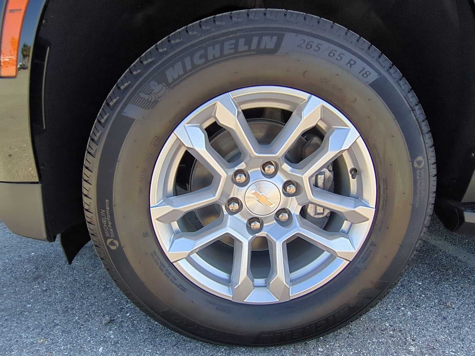 New 2026 Chevrolet Suburban LS RWD image 29
