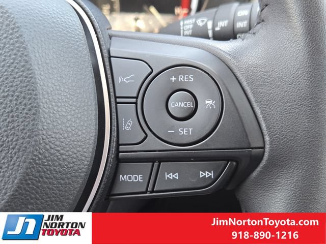Used 2025 Toyota RAV4 XLE Premium FWD image 31