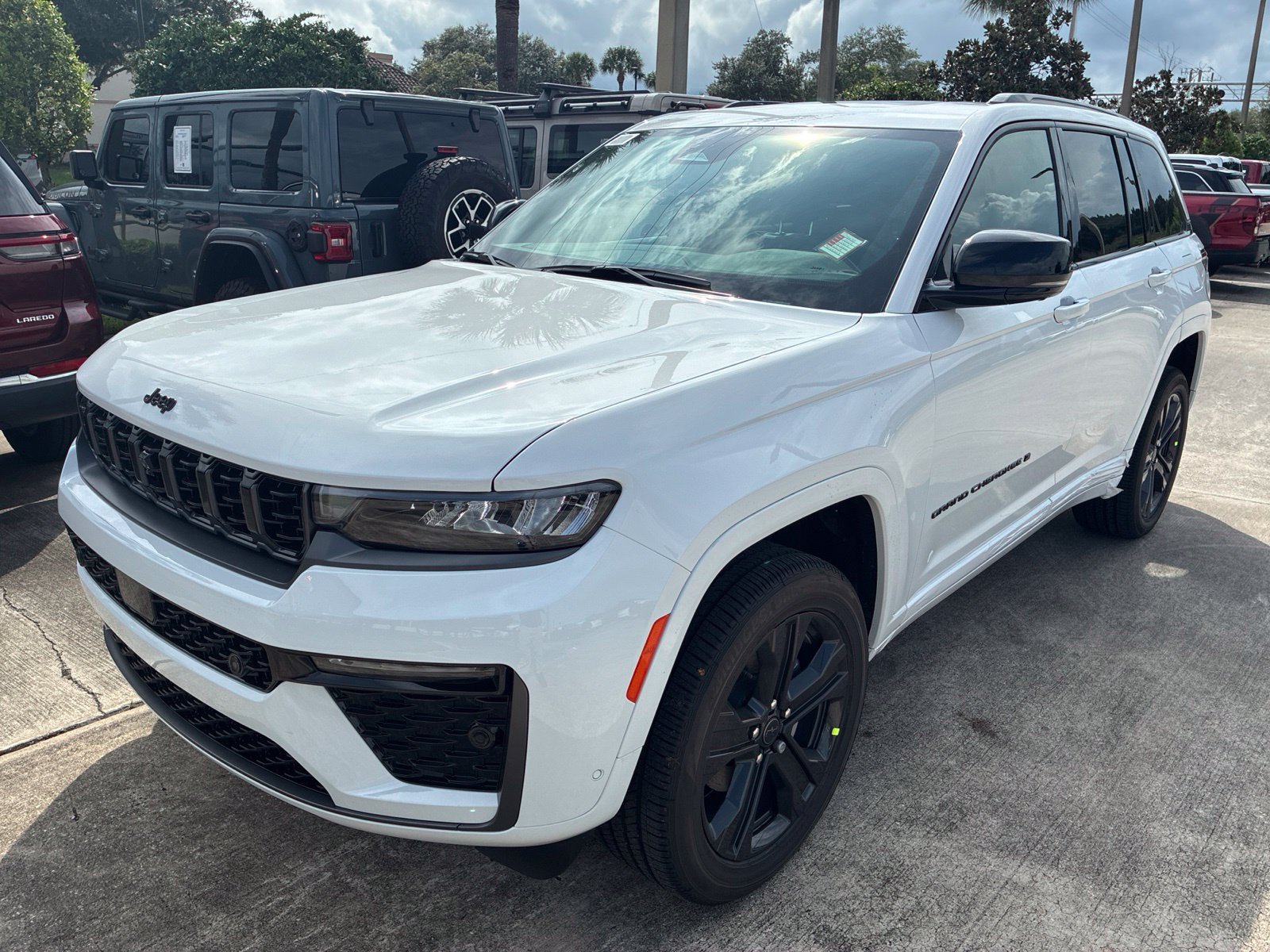 New 2027 Jeep Grand Cherokee Limited AWD/4WD image 1