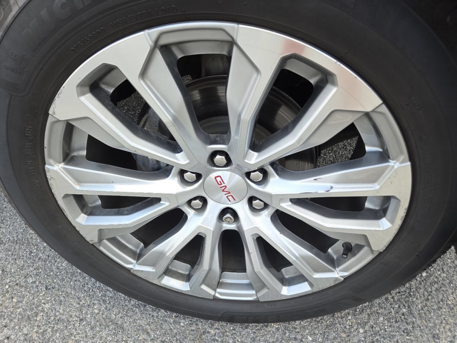 Used 2022 GMC Yukon Denali AWD/4WD image 16