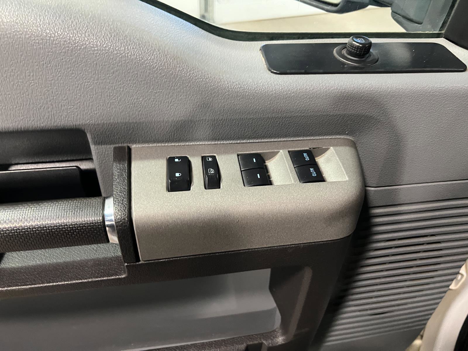 Used 2014 Ford F350 XLT w/ Advanced Security Group image 23