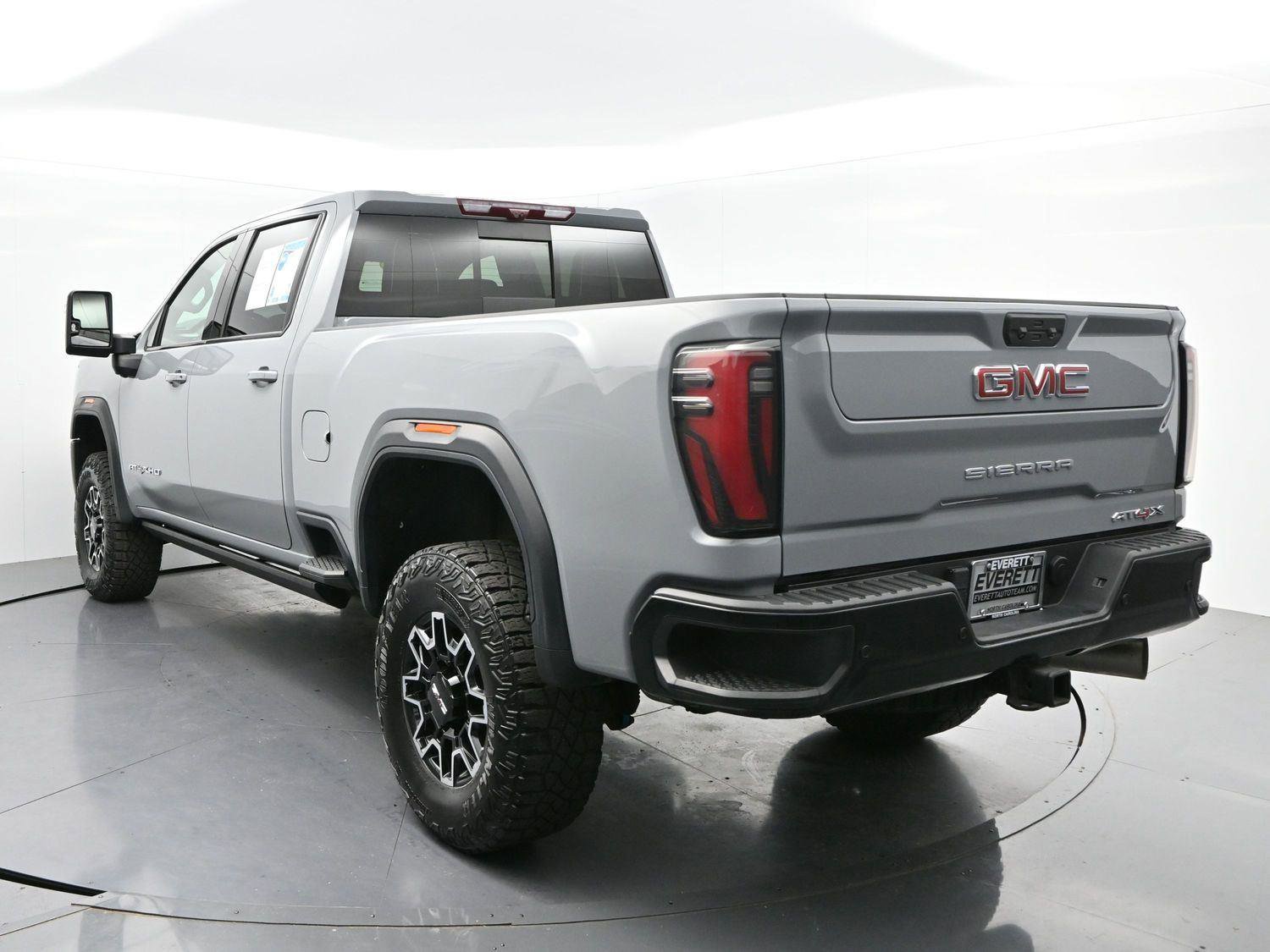 Used 2024 GMC Sierra 2500 AT4X AWD/4WD image 5