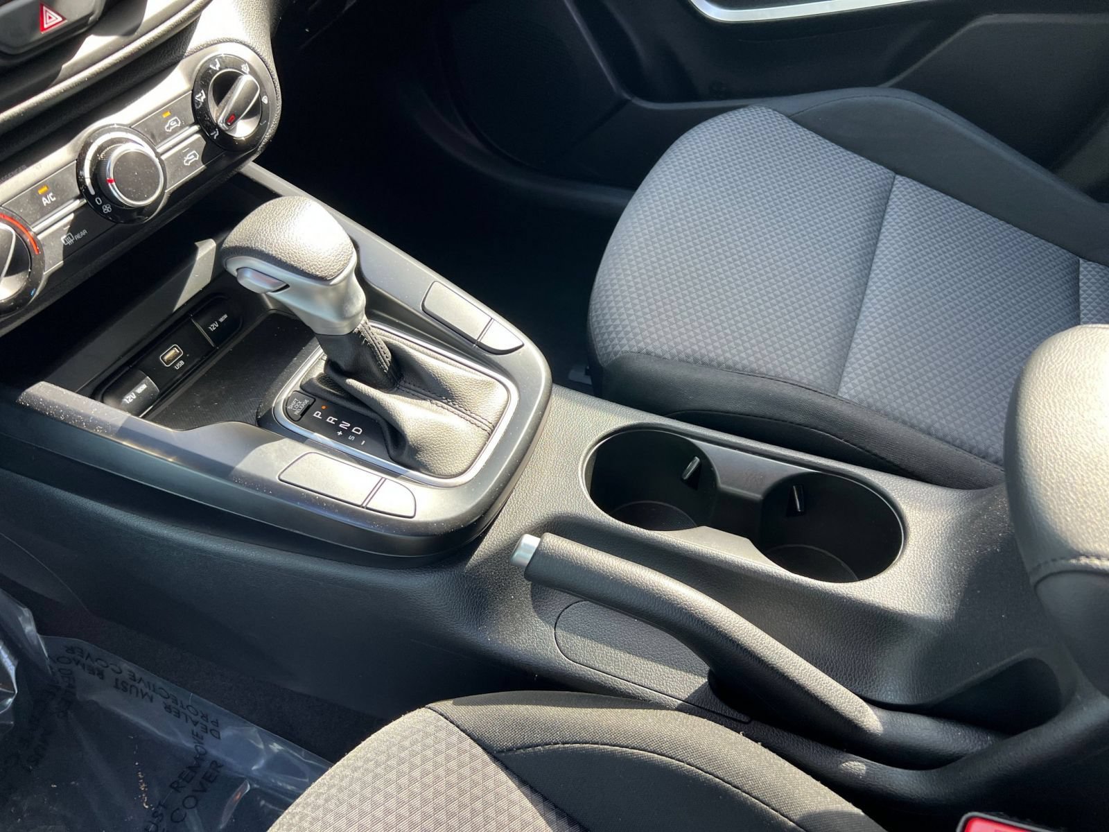 Used 2025 Kia Soul LX w/ LX Technology Package FWD image 39