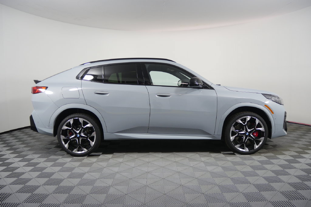 New 2026 BMW X2 xDrive28i w/ Technology Package AWD/4WD image 3