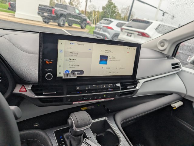 New 2026 Toyota Sienna XLE FWD image 14