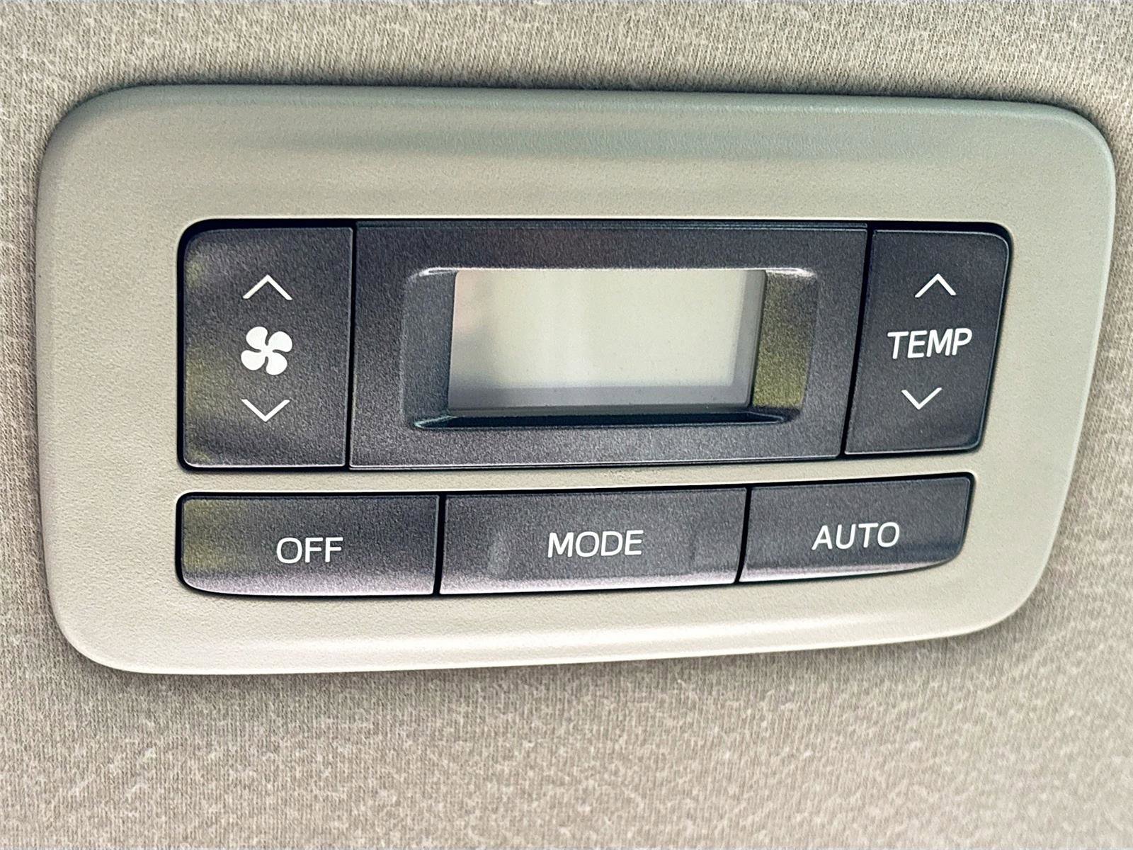 Used 2014 Toyota Sienna XLE image 25