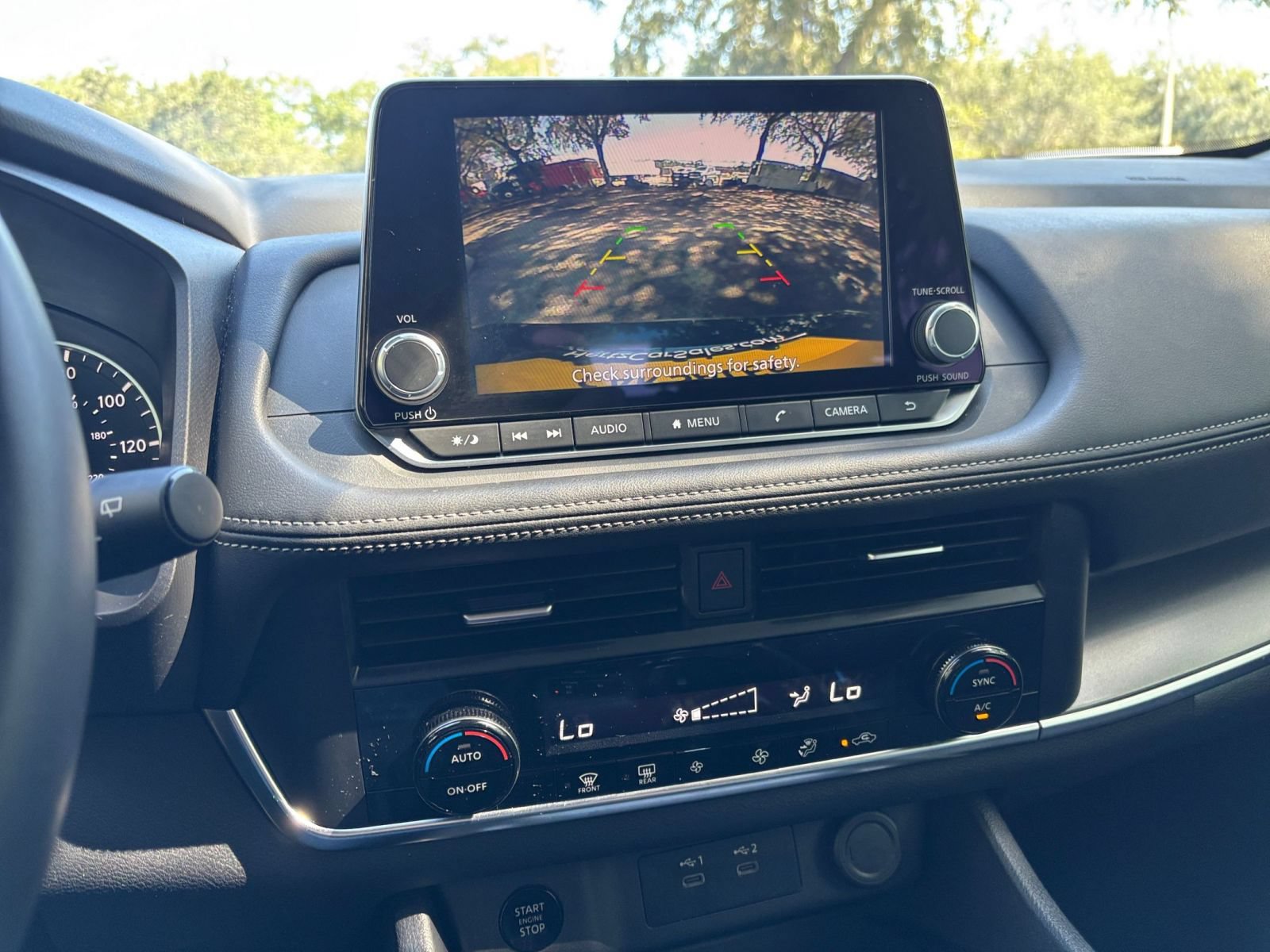 Used 2025 Nissan Rogue SV AWD/4WD image 16