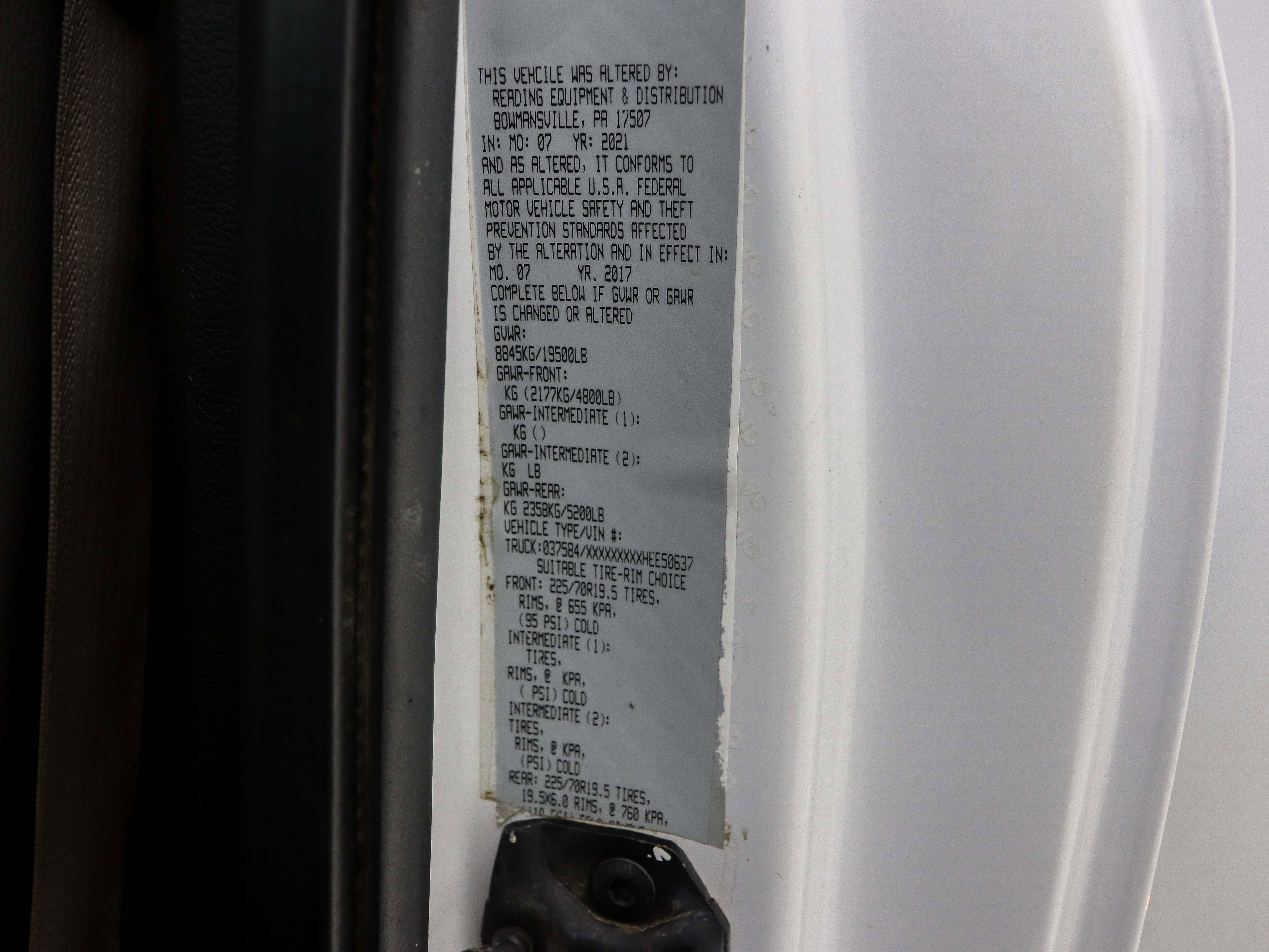 Used 2017 Ford F550 2WD Regular Cab Super Duty image 35