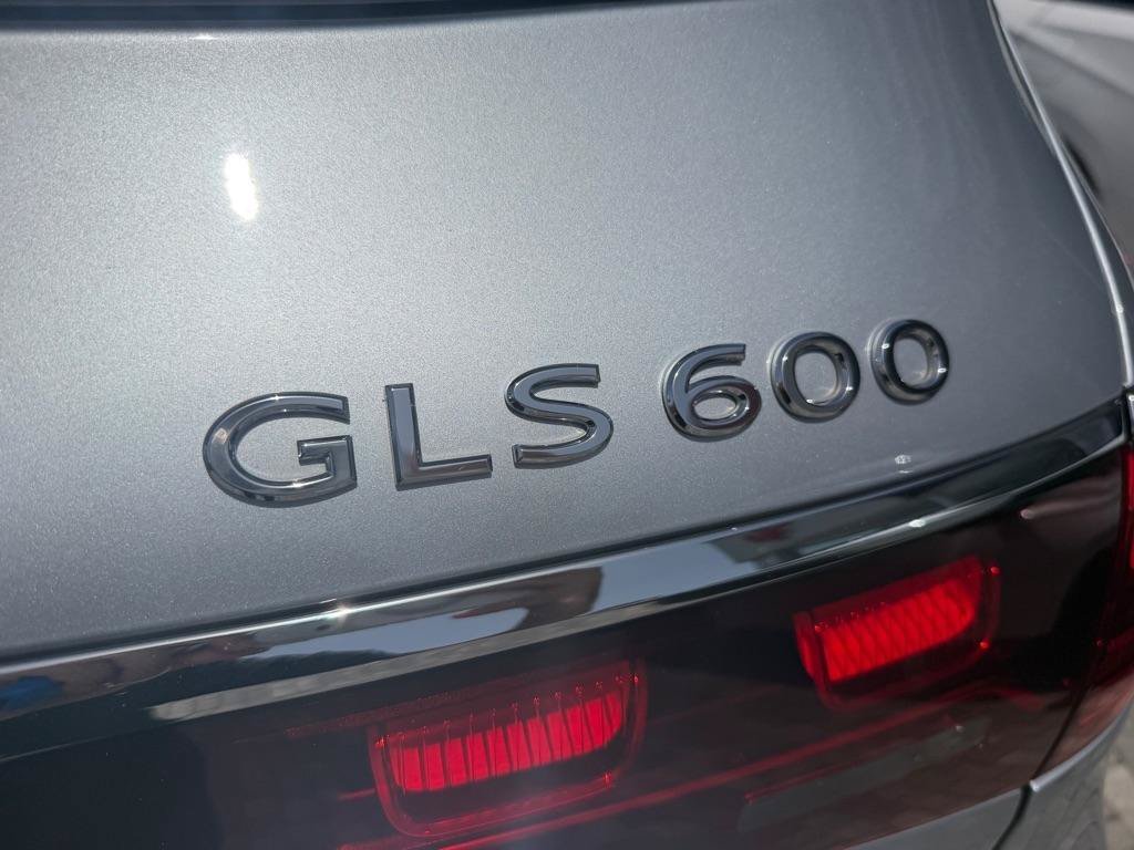 Used 2024 Mercedes-Benz Maybach GLS 600 4MATIC image 13