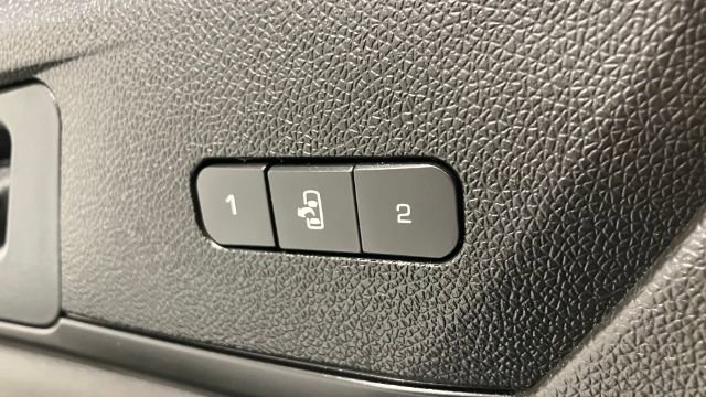 Used 2017 Chevrolet Traverse LT image 23