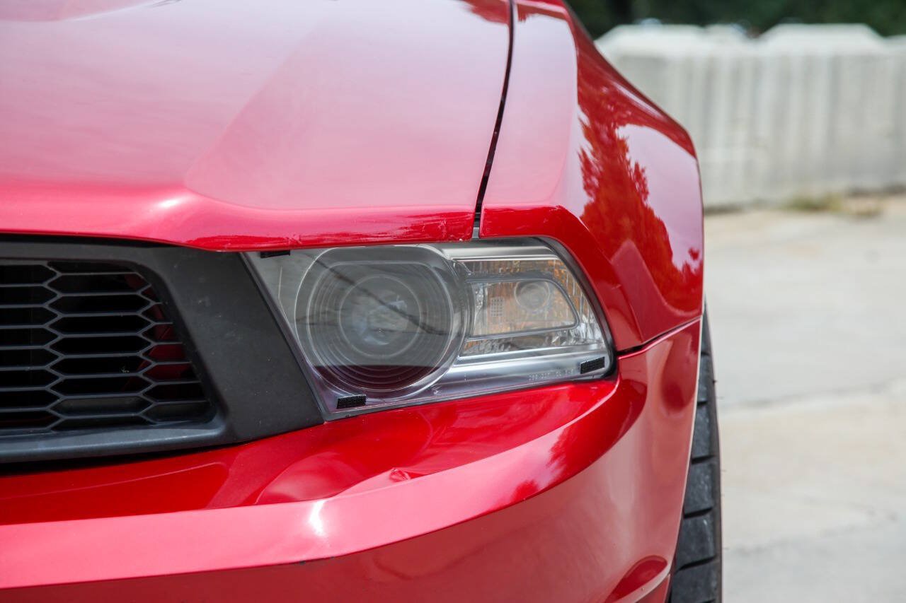 Used 2011 Ford Mustang GT Premium w/ Electronics Pkg RWD image 5