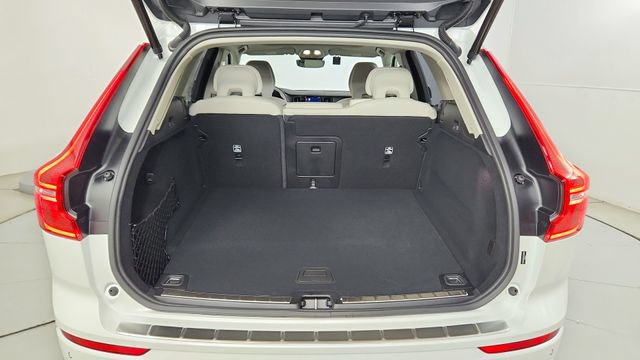 Certified 2025 Volvo XC60 B5 Ultra w/ Protection Package Premier AWD/4WD image 37